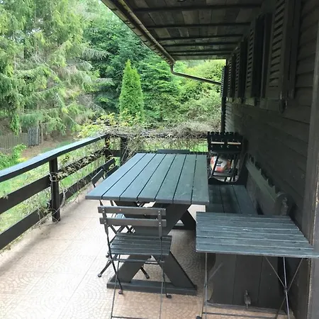 Dom Letniskowy Posrod Kaszubskiego Lasu *