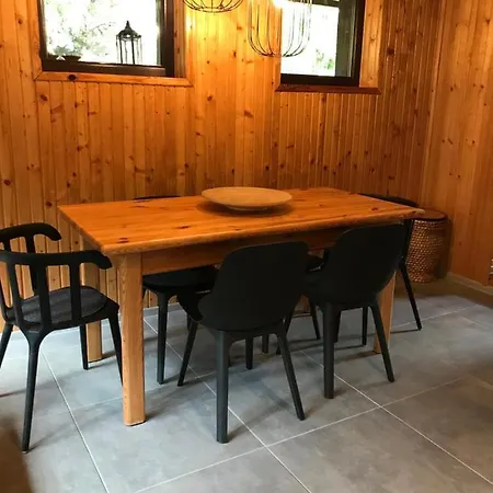 Dom Letniskowy Posrod Kaszubskiego Lasu بيت خشبي *