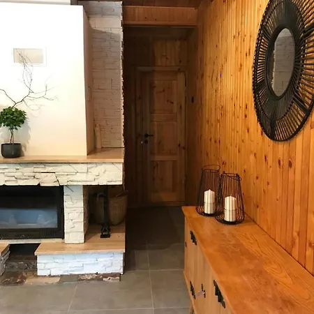 بيت خشبي Dom Letniskowy Posrod Kaszubskiego Lasu