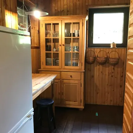 Dom Letniskowy Posrod Kaszubskiego Lasu Studzienice